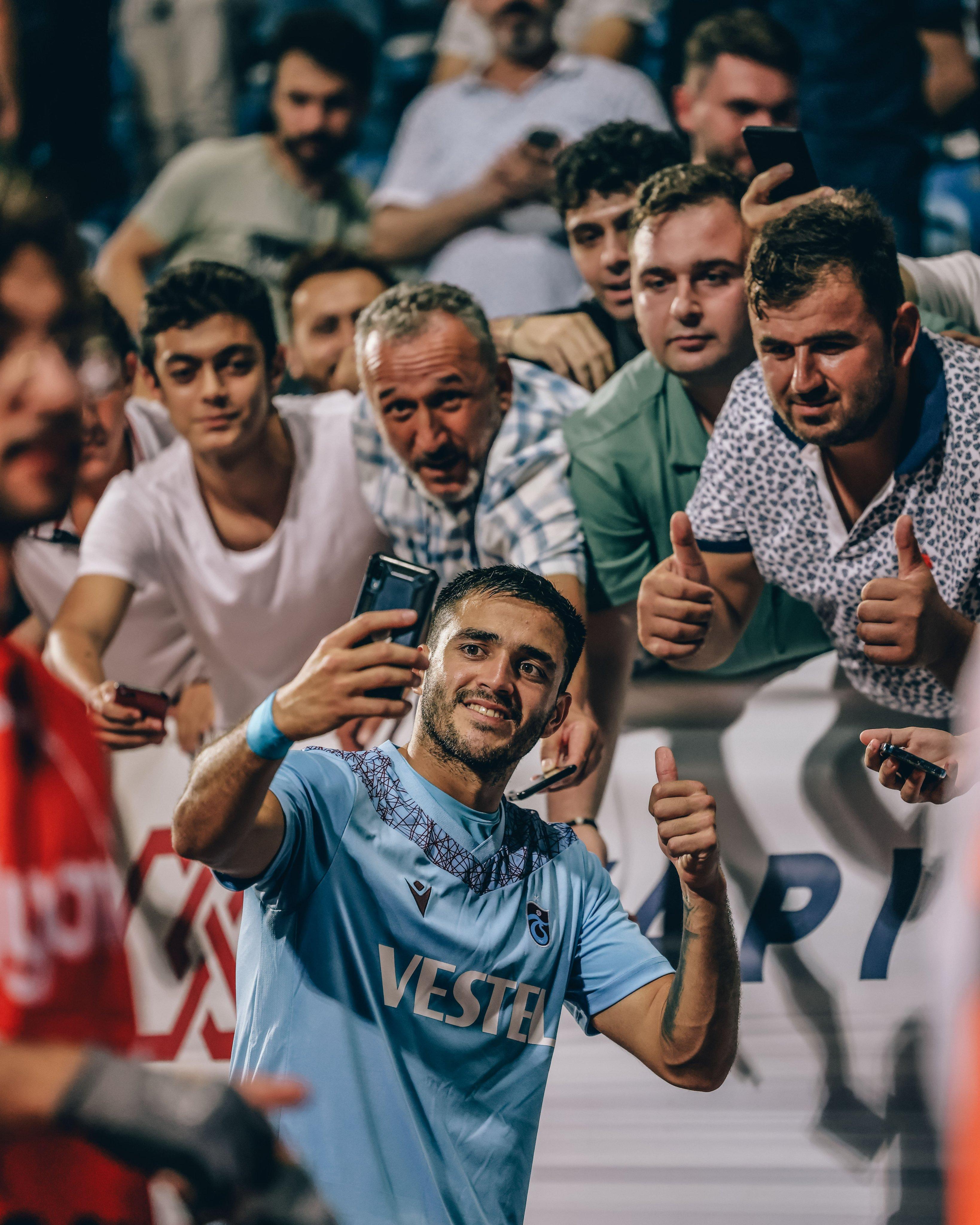 Trabzonspor'un yıldız ismi Abdullah Avcı'nın vazgeçilmezi oldu. Foto Haber 8