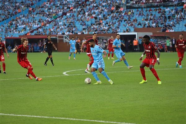 Trabzonspor'un iki yıldızından büyük fedakarlık! Maç sonrası gerçek ortaya çıktı. - Foto Haber 7