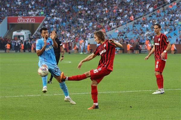 Trabzonspor'un iki yıldızından büyük fedakarlık! Maç sonrası gerçek ortaya çıktı. - Foto Haber 4