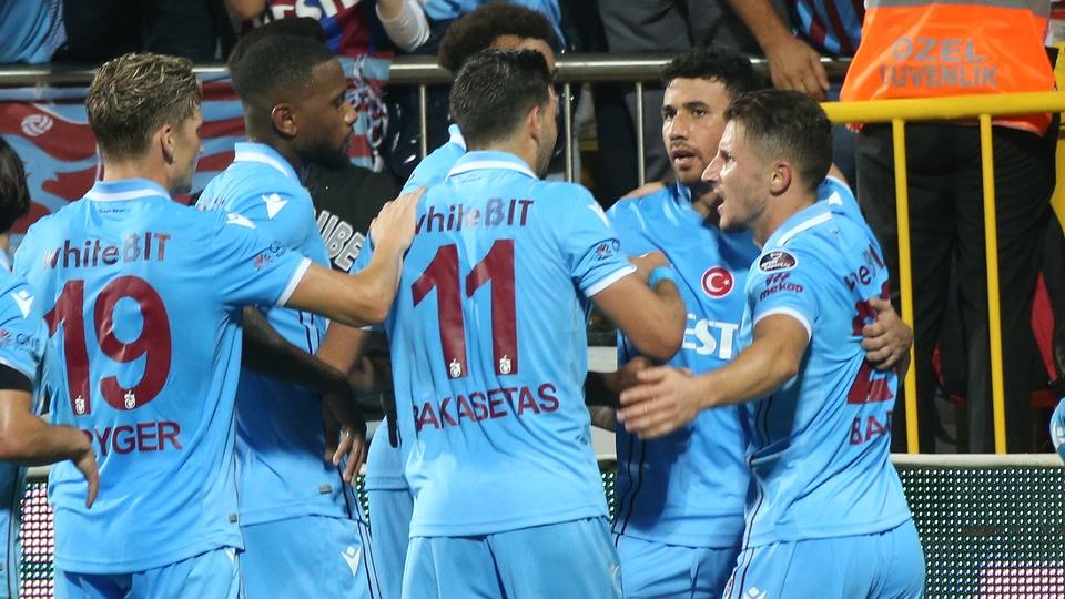 Trabzonspor'da 2 isim liste dışı. Foto Haber 9