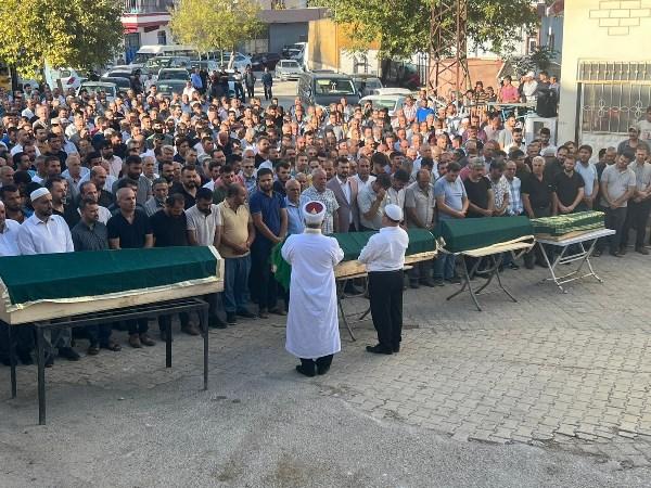 Trabzon'da kazada ölen güngörmüş ailesi toprağa verildi. Foto Haber 7