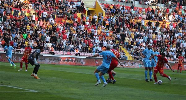 Kayserispor - Trabzonspor maçından kareler. Foto Haber 18