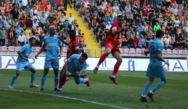 Kayserispor - Trabzonspor maçından kareler. Foto Haber 17