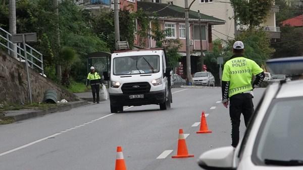 Trabzon'da takla atan araçtan burnu bile kanamadan açıktı. Foto Haber 6