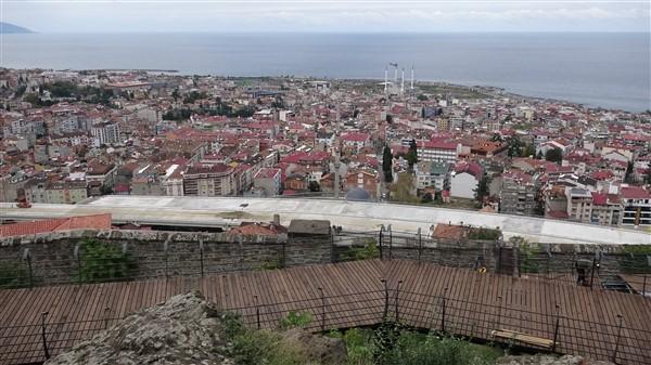 Trabzon'da viyadükler böyle süsleniyor. Foto Haber 2