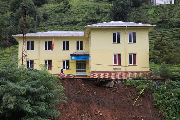 Rize'de selin vurduğu okul yeniden açıldı. Foto Haber 2