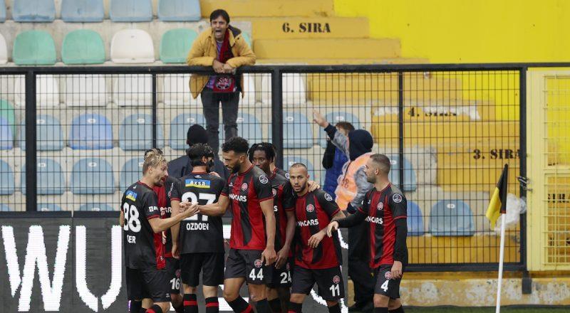 Spor Toto Süper Lig'in 10. haftasında maçlardaki taraftar sayıları belli oldu Foto Galeri 8