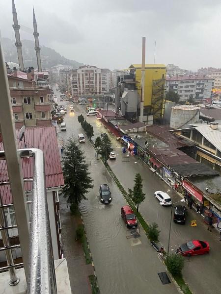 Doğu Karadeniz'de şiddetli yağmur su taşkınlarına neden oldu. Foto Haber 5