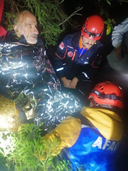Rize'de kayıp yaşlı adam 5 saat sonra böyle bulundu! Foto Haber 3