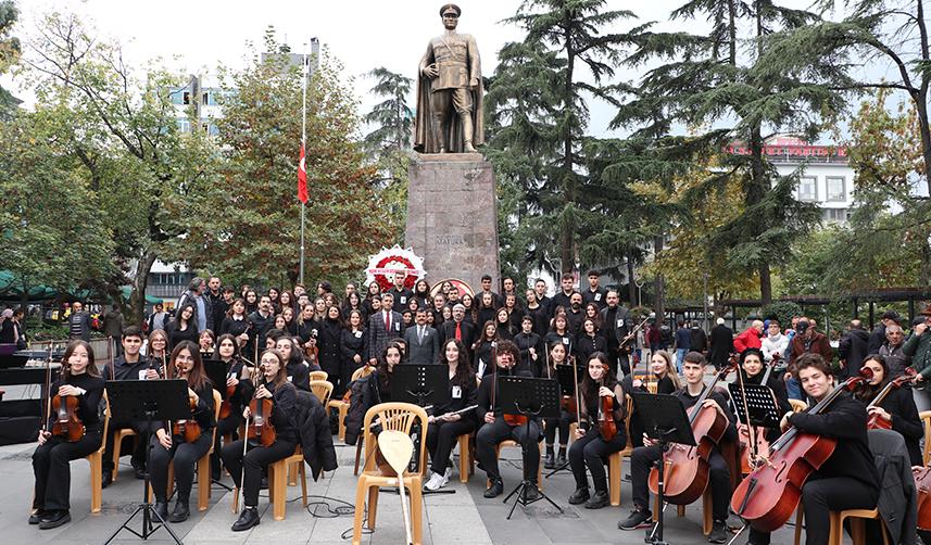 Trabzon'da hayat durdu! Ata'ya saygılarını böyle gösterdiler 16