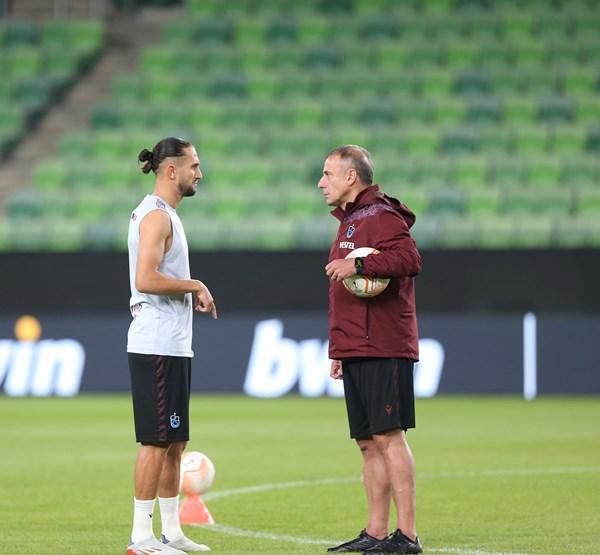 Trabzonspor taraftarı, Yusuf Yazıcı'nın yaşadığı büyük çöküşün nedenini sorguluyor.Foto Haber 9