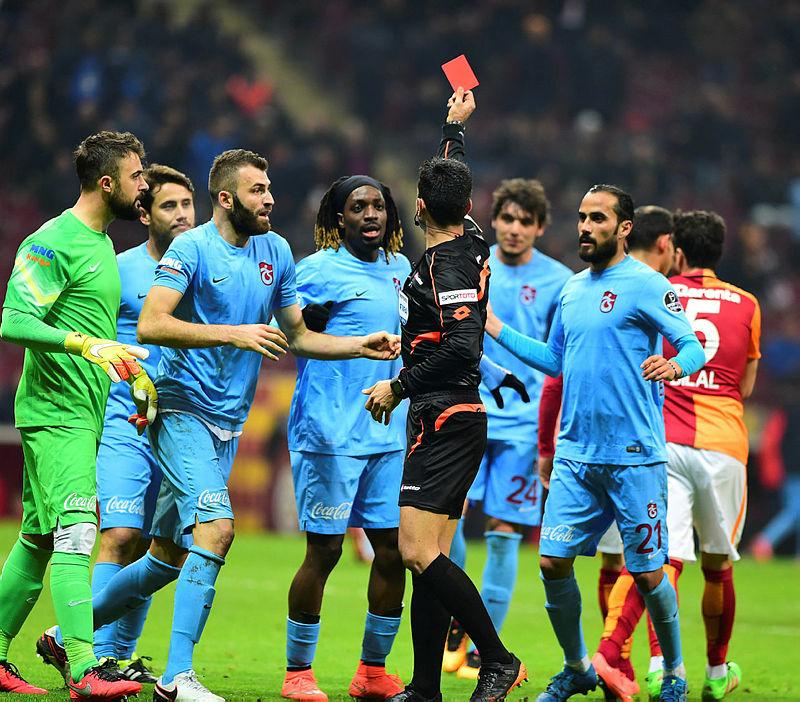 Futbol tarihine damga vuran olayda Eski Trabzonsporludan itiraf geldi: Bugün olsa… 9