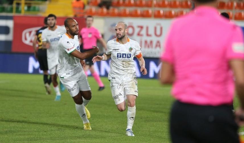 Trabzonspor'da yeniden Efecan Karaca atağı 9