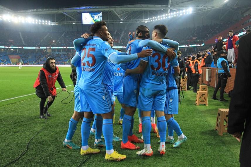 Trabzonspor, Spor Toto Süper Lig’in 18. Haftasında Alanyaspor ile karşılaşacak. İşte muhtemel  11 6