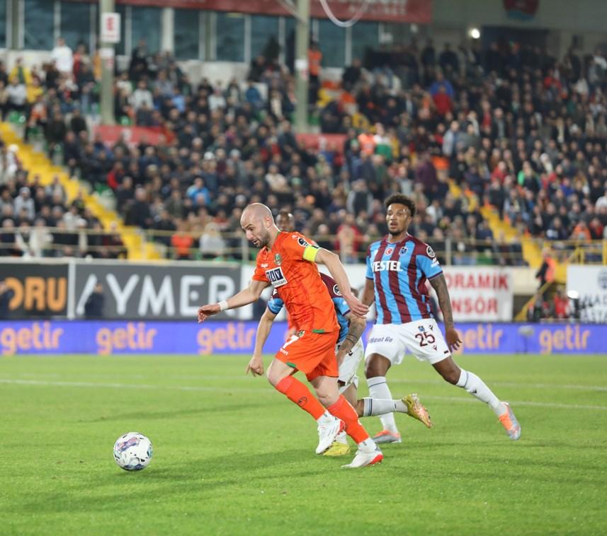 Maç sonrası flaş yorum: Trabzonspor tanınmaz halde 9