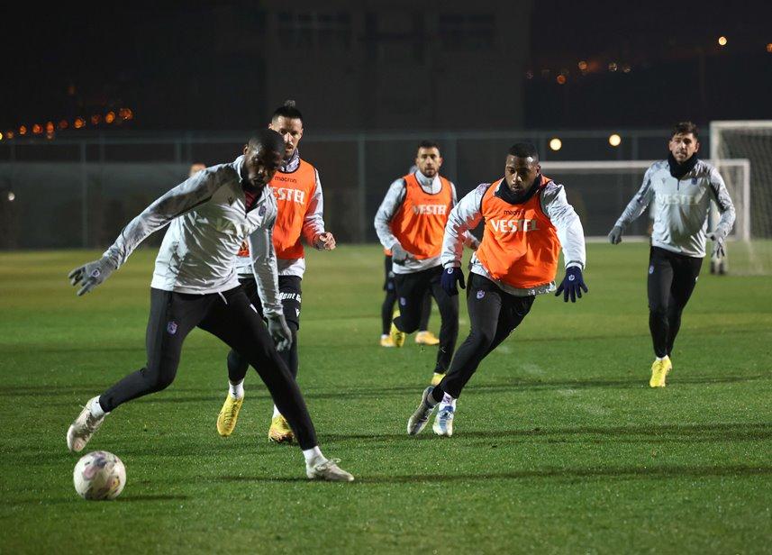 Trabzonspor Başakşehir maçı hazırlıklarını sürdürdü 41