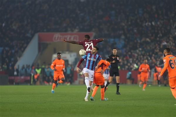 Trabzonspor'daki bazı futbolcular için sert sözler! "Forma ağır geliyor" "Ayrılıklar asaletli olmalı" 3