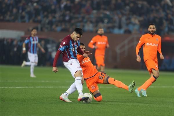 Trabzonspor'daki bazı futbolcular için sert sözler! "Forma ağır geliyor" "Ayrılıklar asaletli olmalı" 7
