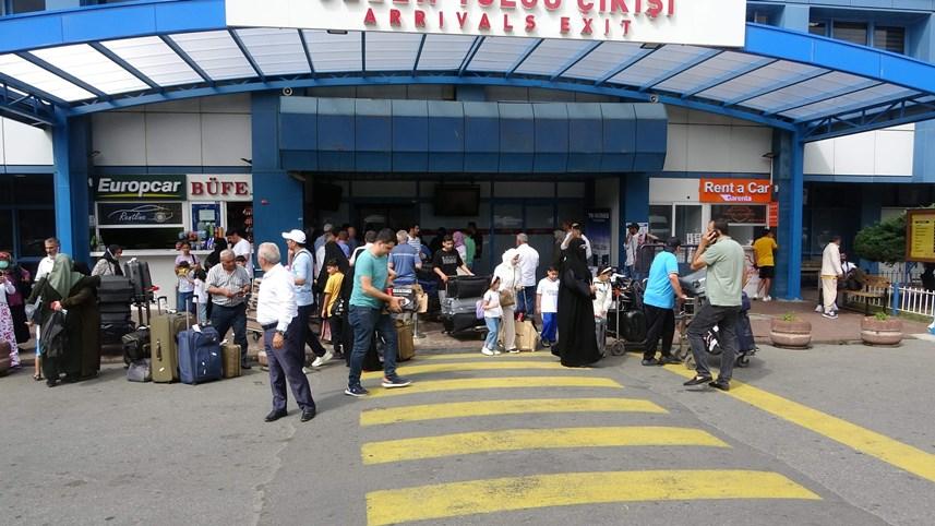 Trabzon Havalimanı’nda yine aynı sorun! 4