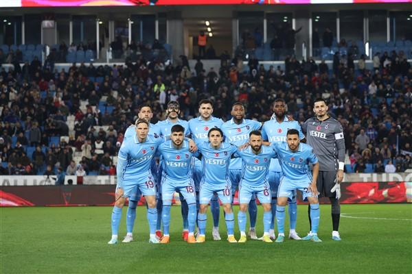 Trabzonspor’un galibiyeti sonrası flaş yorum “İnsanın aklına gelen ilk soru… 10