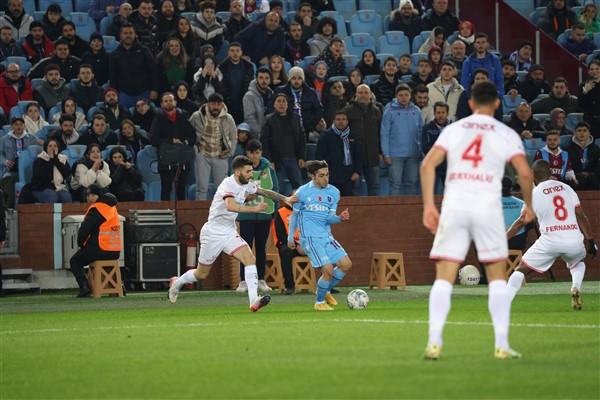 Trabzonspor’un galibiyeti sonrası flaş yorum “İnsanın aklına gelen ilk soru… 4