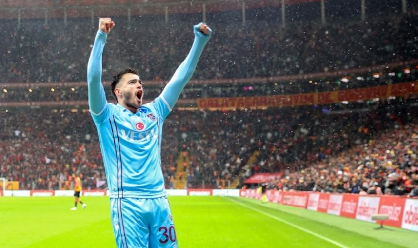 Trabzonspor'un yıldızına Beşiktaş maçında önemli görev 4