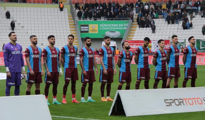 Ünlü yorumcudan Trabzonsporlu futbolcular için dikkat çeken sözler! 1