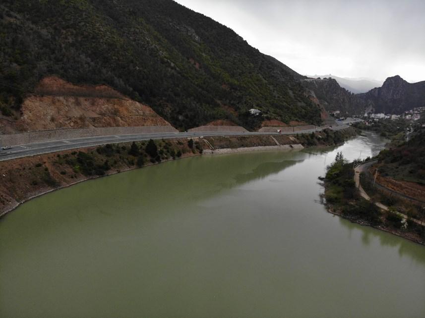 Gümüşhane'de Kış mevsiminde çöle dönen Torul Baraj Gölü’nde su seviyesi normale döndü 6