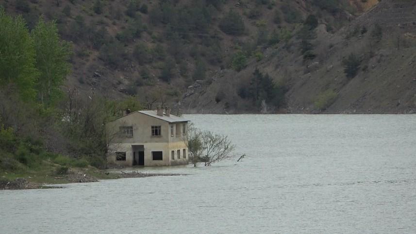 Gümüşhane'de Kış mevsiminde çöle dönen Torul Baraj Gölü’nde su seviyesi normale döndü 12