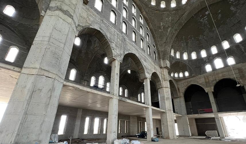 Merakla bekleniyor! Doğu Karadeniz'in en büyük camisi açılışa hazırlanıyor 5