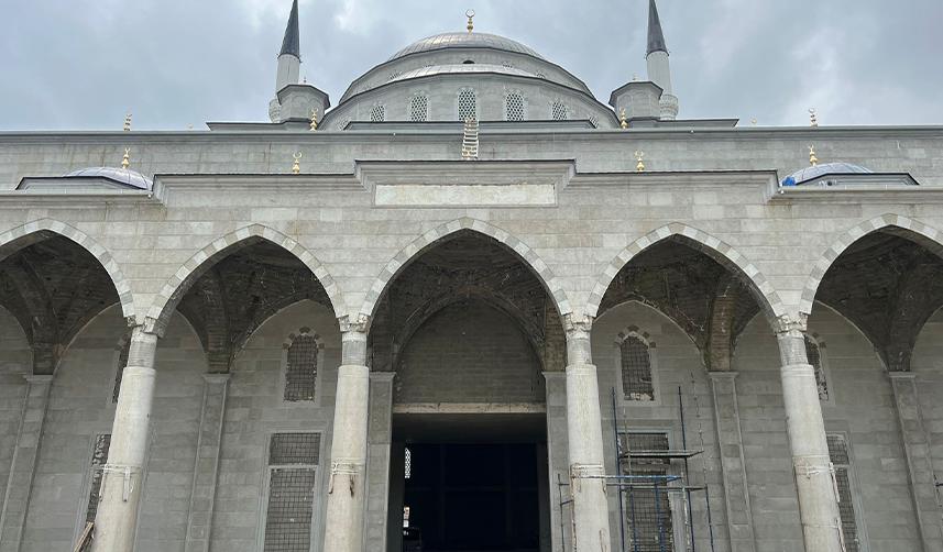 Merakla bekleniyor! Doğu Karadeniz'in en büyük camisi açılışa hazırlanıyor 8