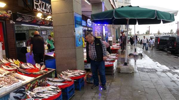 Trabzon'daki balık tezgahlarında çeşitler arttı 1