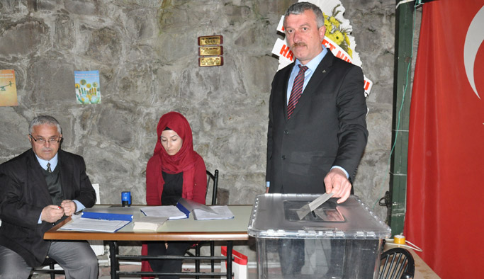 MHP Hayrat'ta kongre yaptı