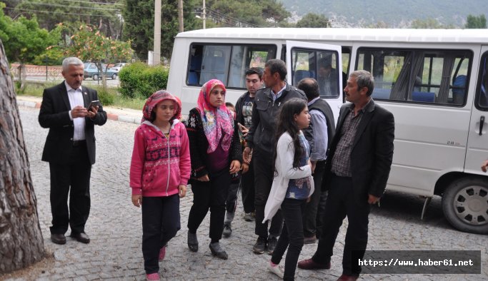 Manisa Kırkağaç'ta 50 öğrenci zehirlendi