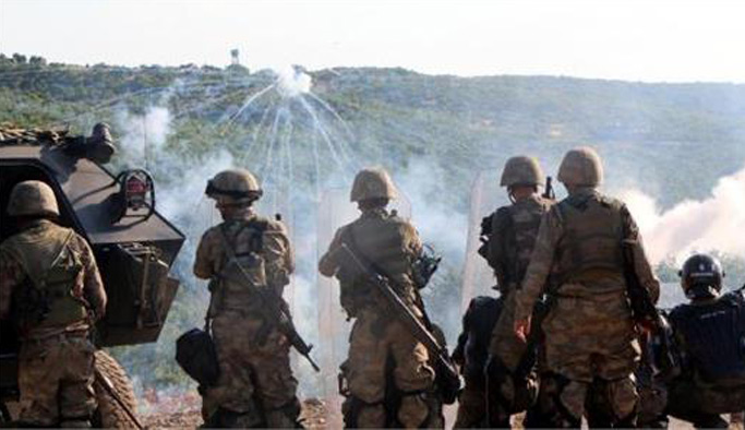 PKK'lıların tuzakladığı bomba patladı: 2 asker yaralı