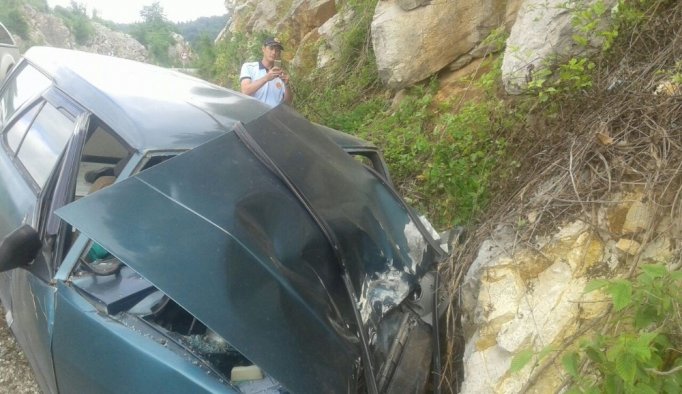 Cide’de trafik kazası:1 yaralı