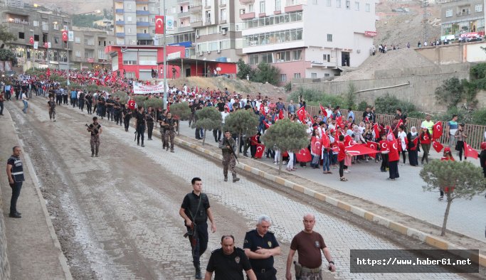 Şırnak'ta polis, asker ve vatandaşlar tek yürek