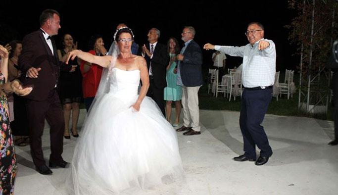 Alman çifte Türk düğünü