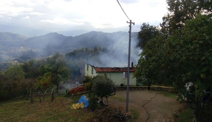 Zonguldak haberleri - Yangın evsiz bıraktı
