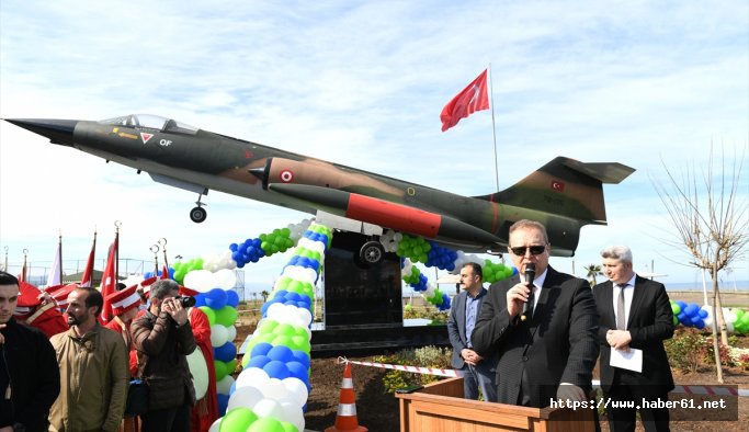 Trabzon'da F104 savaş uçağı ziyarete açıldı