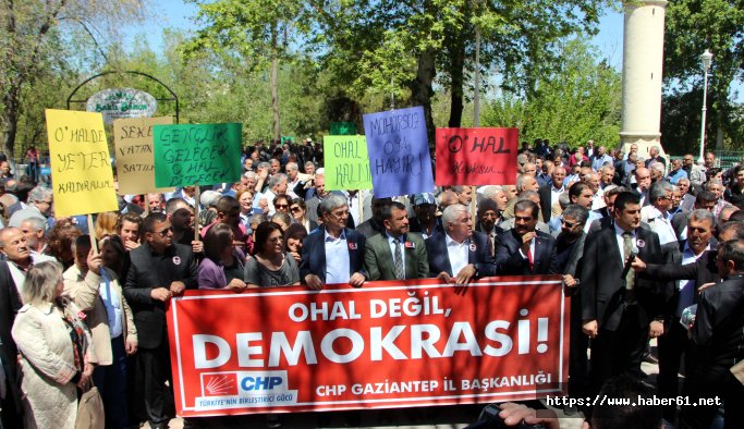 Gaziantep'te CHP'lilerden OHAL'e karşı oturma eylemi