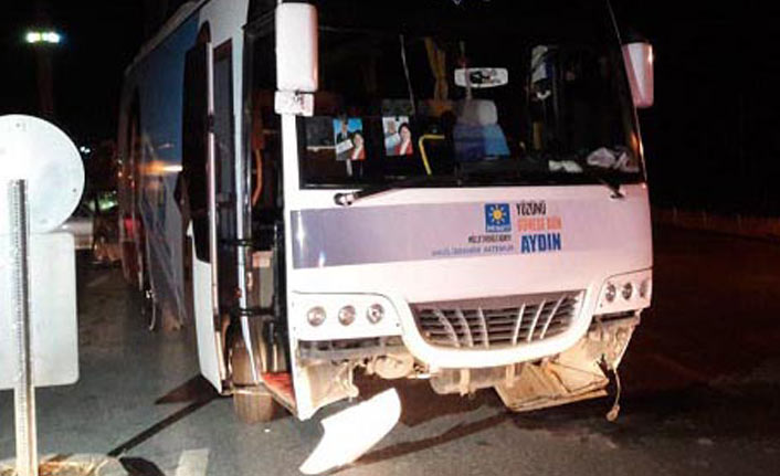 İYİ Parti seçim midibüsü kaza yaptı: 7 yaralı