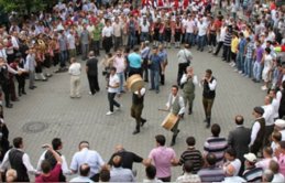 Akçaabat'ta müzik ve halk oyunları festivali devam ediyor