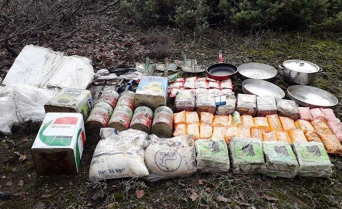 PKK'nın yarım ton gıda malzemesi ele geçirildi