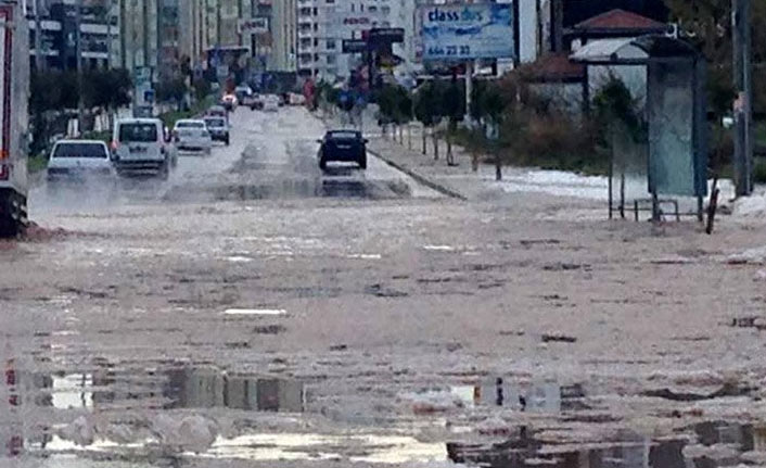 Mersin'de hava şartları nedeniyle okullar 1 gün tatil edildi