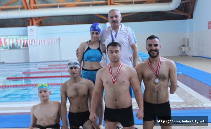 Engelli yüzücülerin hedefi Türkiye şampiyonluğu 