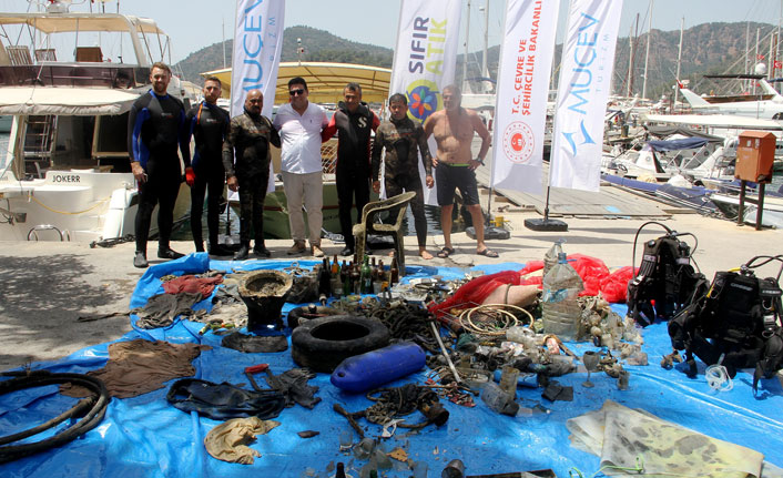 Fethiye'de deniz dibi temizliği
