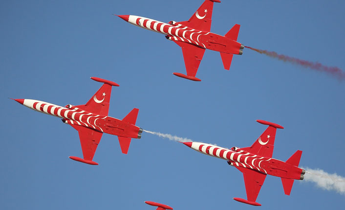 Solo Türk ve Türk Yıldızları 100. yıl için uçtu