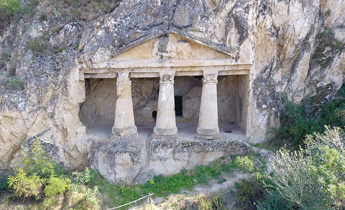 Gizli kalan tarihi mekan: Kaya Mezarlıkları