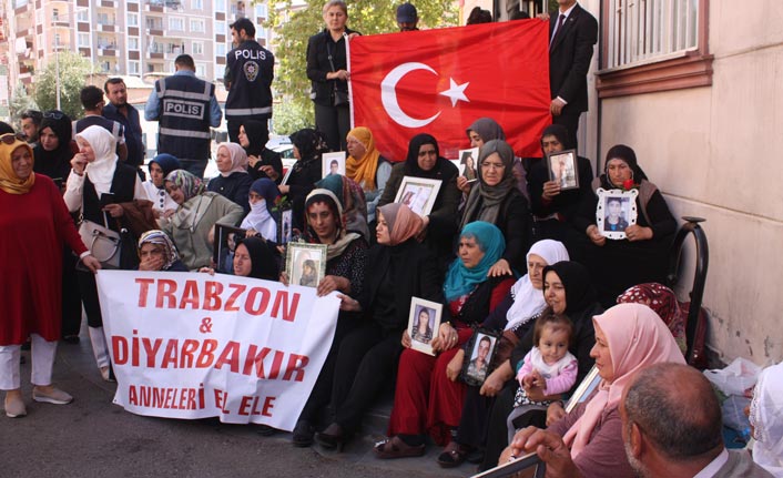 Trabzonlu şehit yakınları Diyarbakır annelerinin eylemine katıldı
